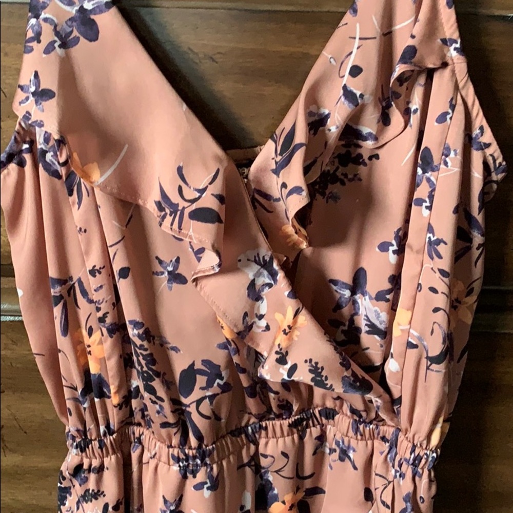 Express - Polyester dress - Picture 2 of 5